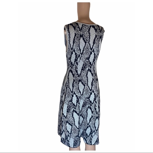 Torrid Black and White Sleeveless Dress - Picture 6 of 6